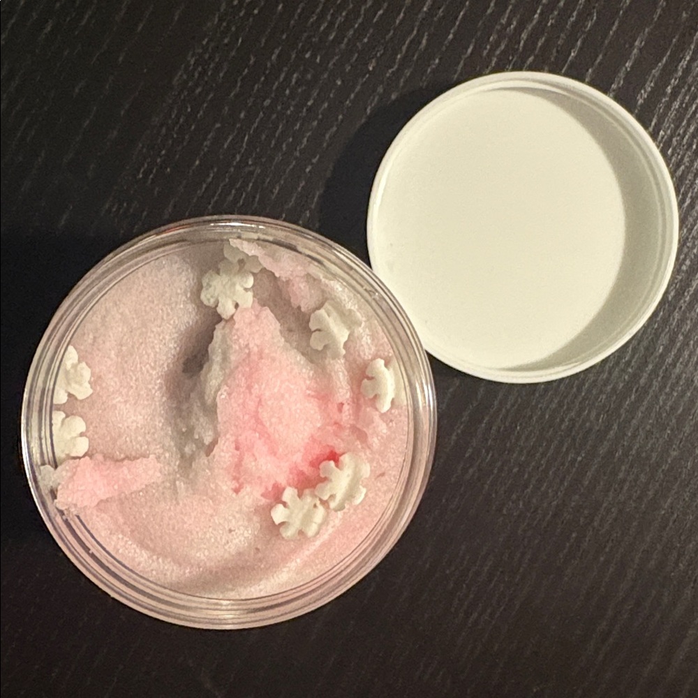 Aminnah Cashmere Sugar Pink Sugar Scrub — Exfoliating Bath & Body - Picture 3 of 3